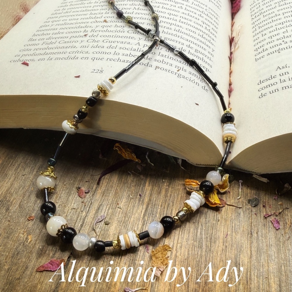 Alquimia Black and White Beaded Necklace